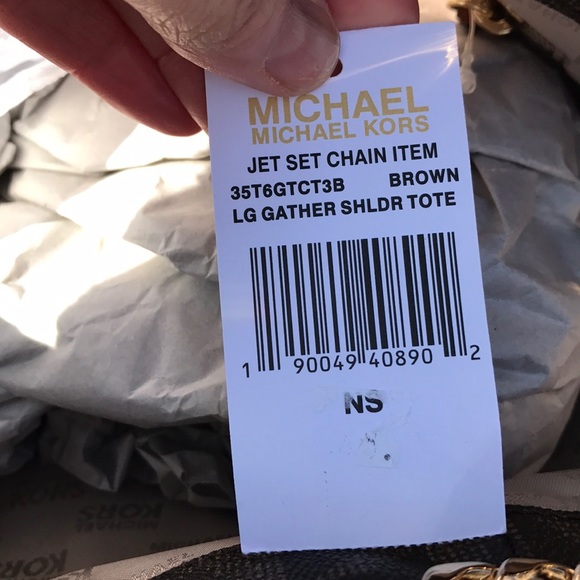 NWT Michael Kors Browm Skin Jet Set - Picture 6 of 8